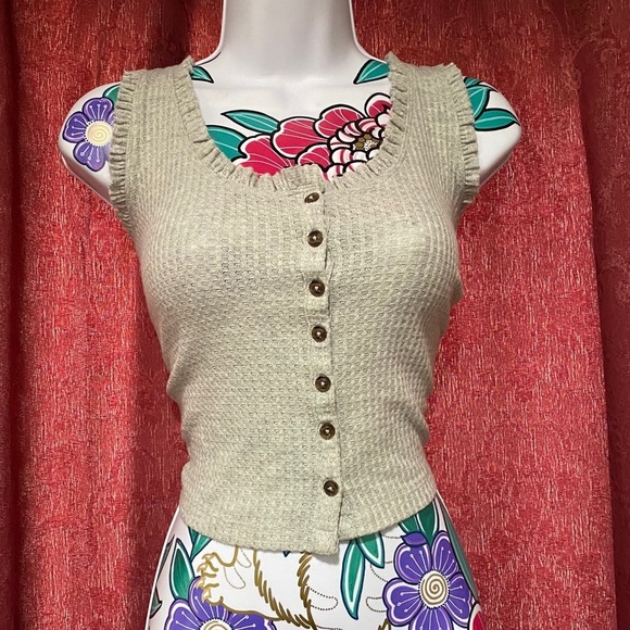 Wild Fable Gray Knit Crop Button Down Tank - Picture 2 of 4